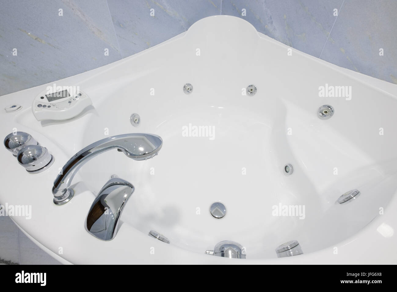 TREESSE - BREEZE Minipiscina idromassaggio design by Marc Sadler TREESSE - BREEZE Minipiscina idromassaggio design by Marc Sadler