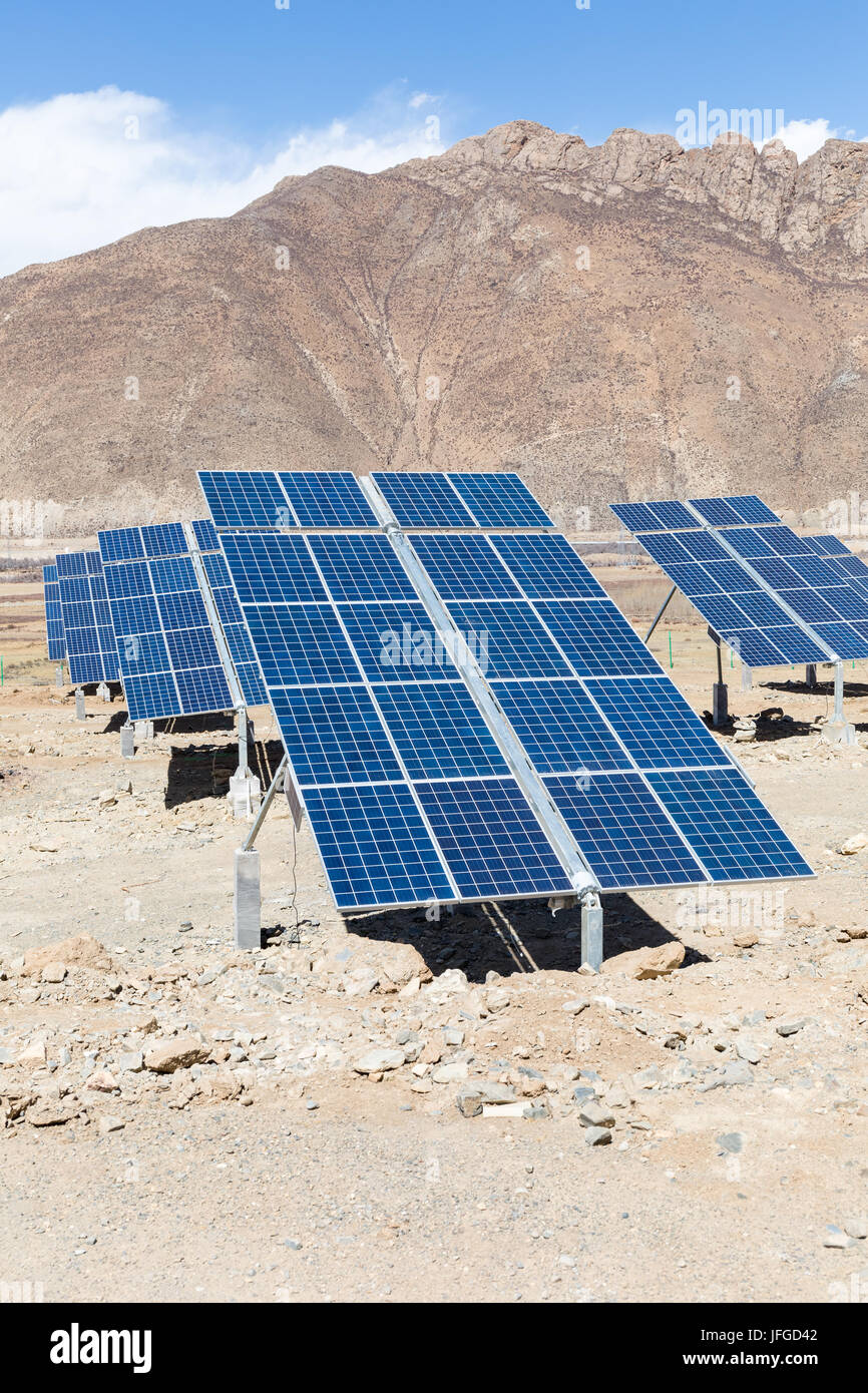 Energia solare in altopiano tibetano Foto Stock