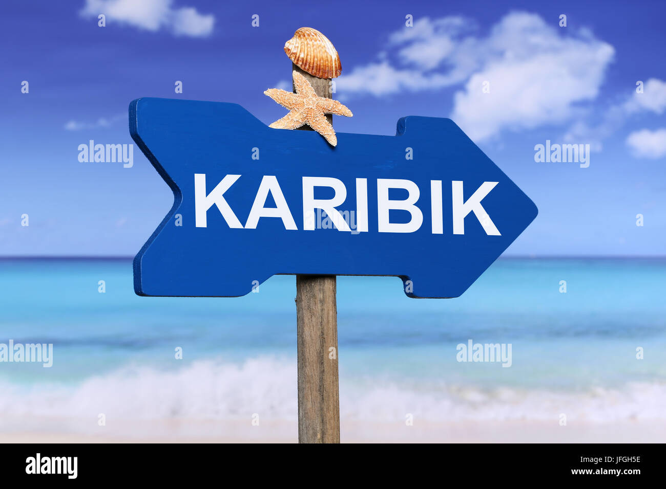 Karibik mit Strand und Meer in den Ferien Sommer im Foto Stock