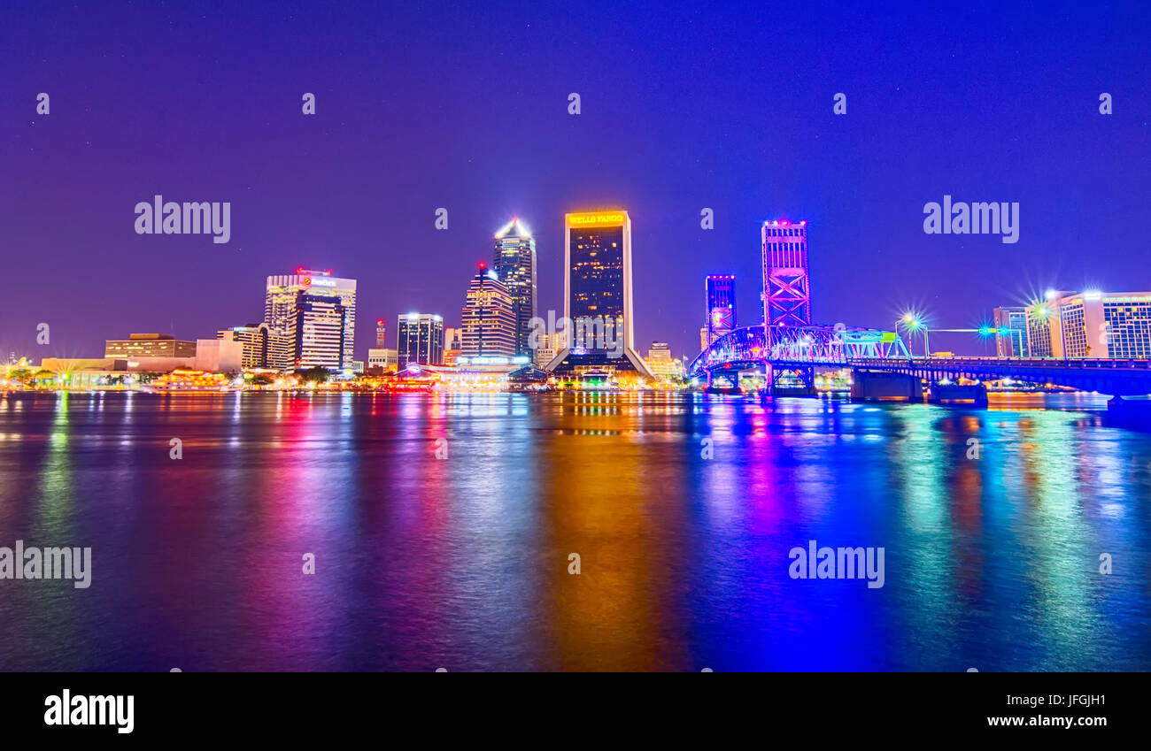 Skyline e river coast scene a Jacksonville in Florida Foto Stock