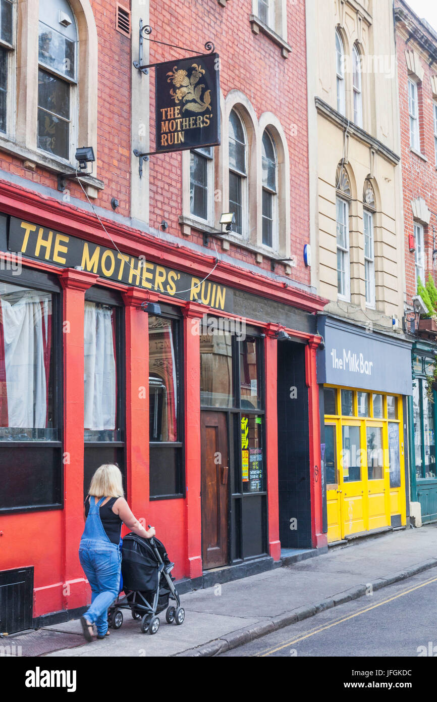 Inghilterra, Somerset, Bristol, la Città Vecchia, Scene di strada Foto Stock