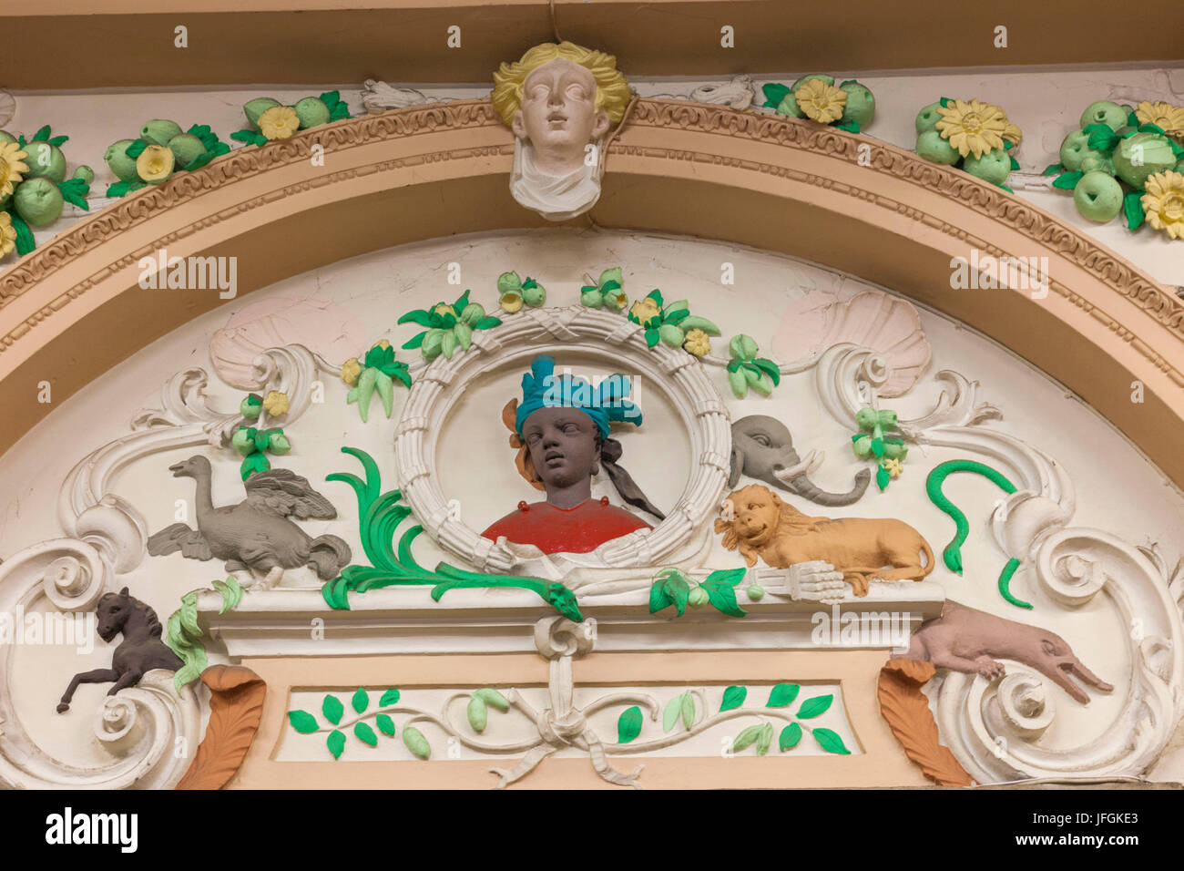 Inghilterra, Somerset, Bristol, la Città Vecchia, mais Street, St.Nicholas Market, Era Vittoriana Decorazione interna Foto Stock