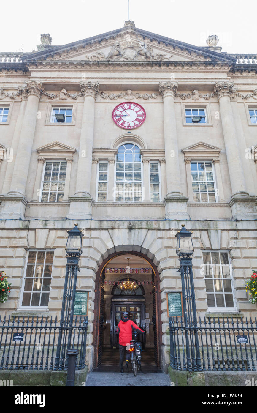Inghilterra, Somerset, Bristol, la Città Vecchia, mais Street, ingresso al St.Nicholas Market Foto Stock