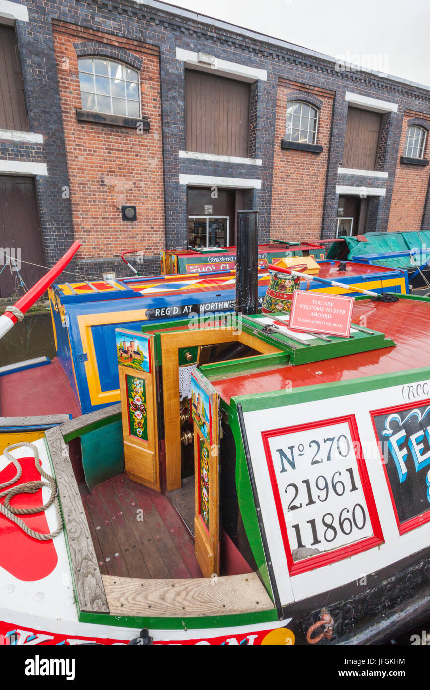 Inghilterra, Cheshire, Ellesmere Port, National Waterways Museum, storico Canal chiatte Foto Stock