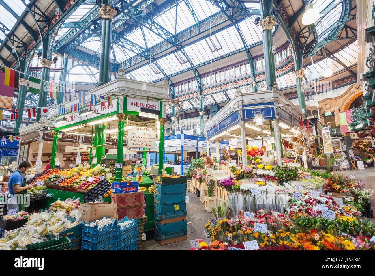 Inghilterra, nello Yorkshire, Leeds, Leeds City Market aka Kirkgate Market, vista interna Foto Stock