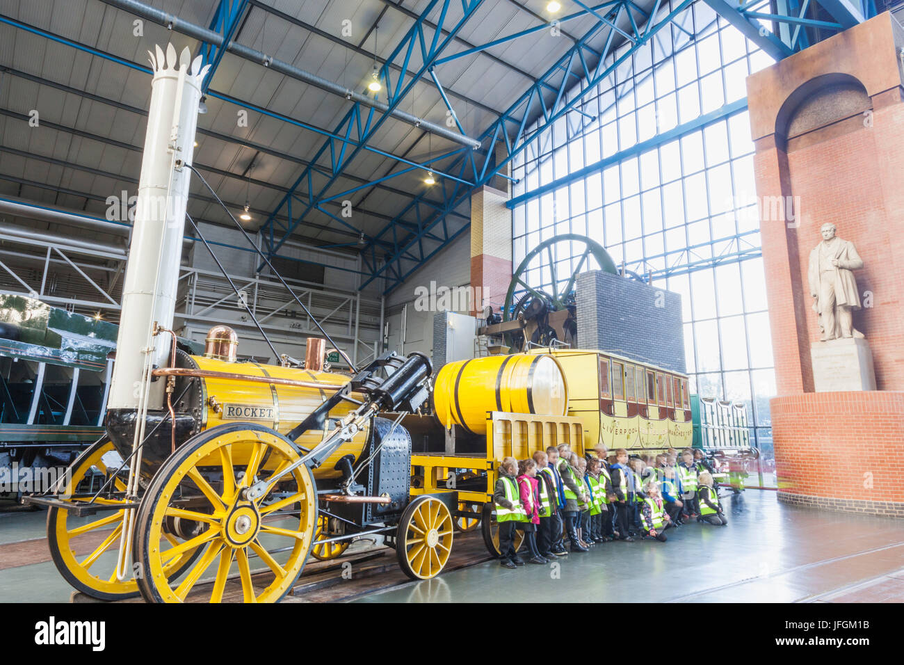 Inghilterra, nello Yorkshire, York National Railway Museum, mostre di riproduzione Stephenson's Rocket Foto Stock