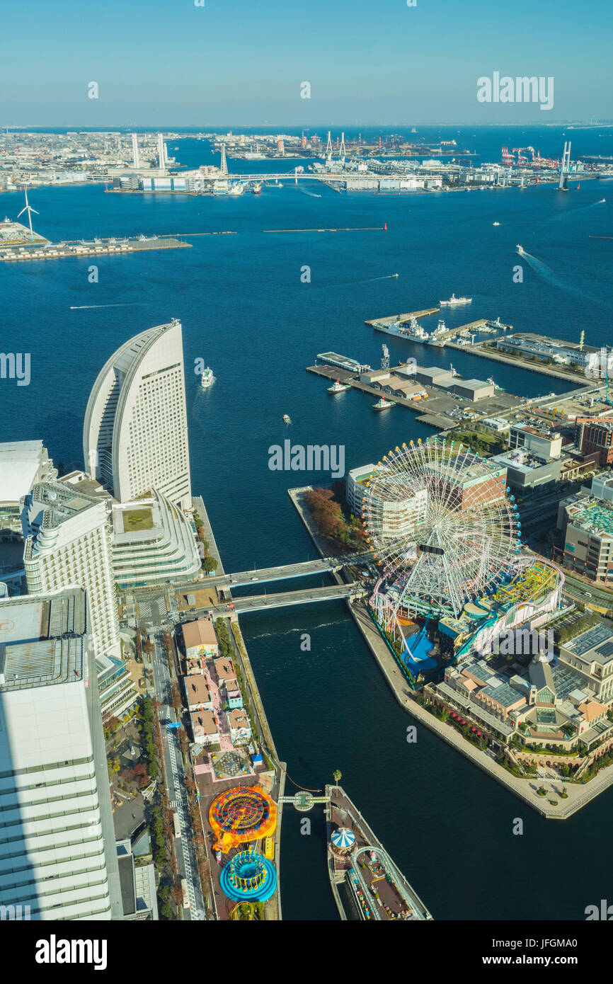 Giappone, città di Yokohama, Yokohama Bay, Cosmo World, il Bay Bridge Foto Stock