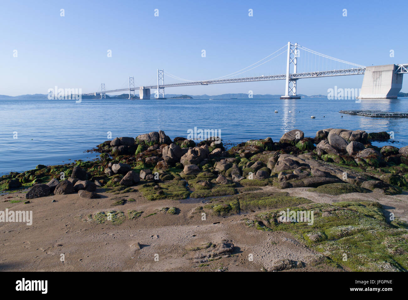 Vista aerea del ponte autostradale si trova in Kagawa, Giappone Foto Stock