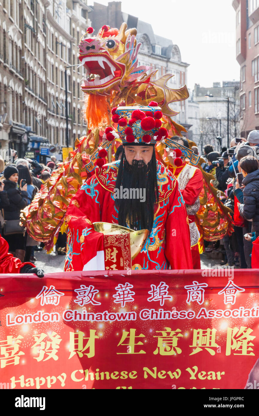 Inghilterra, Londra, Soho, Chinatown, il Nuovo Anno Cinese Festival Parade, Dragon Dance Foto Stock