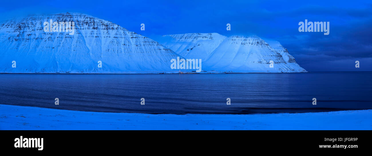 L'Islanda, a ovest di fiordi, Isafjördur, vista sull'Skutulusfjördur Foto Stock