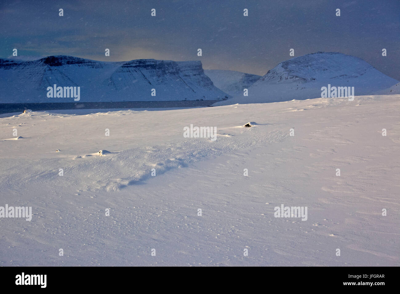 L'Islanda, a ovest di fiordi, paesaggio invernale nel Dyrafjördur vicino Pingeyri Foto Stock