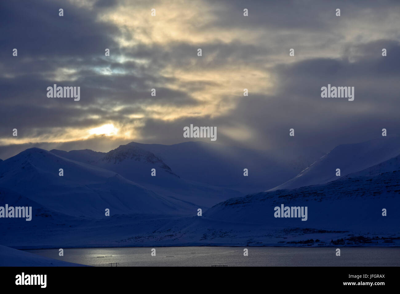 L'Islanda, a ovest di fiordi, paesaggio invernale nel Dyrafjördur vicino Pingeyri Foto Stock