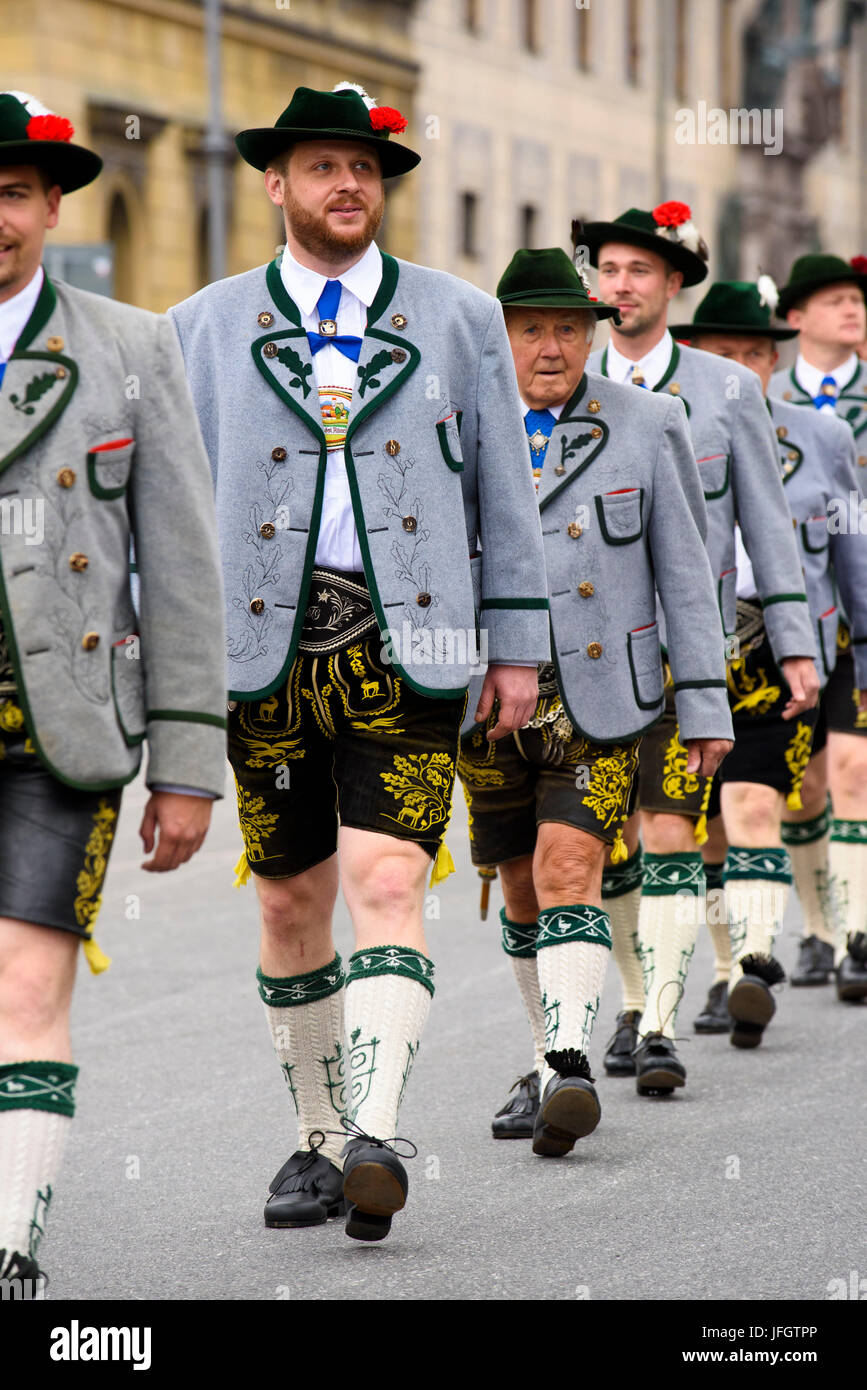 Oktoberfest in 2015 con costumi tradizionali e protezione processione, costume tradizionale gruppo "Alpenrösl' dal Allach, Foto Stock