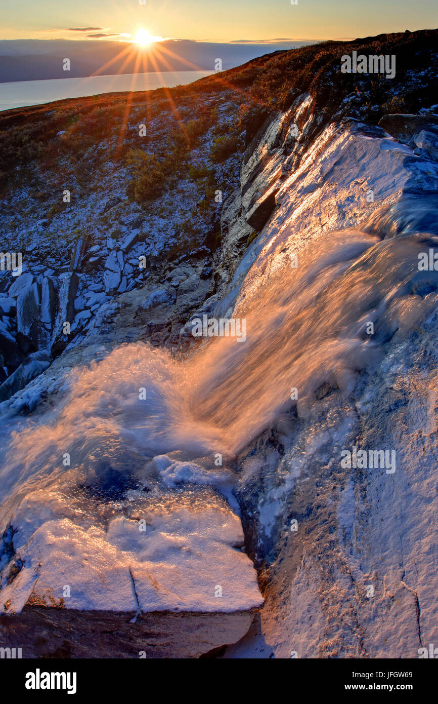 L'Europa, in Svezia, in Lapponia, provincia di Norrbotten, Abisko national park, cascata Foto Stock