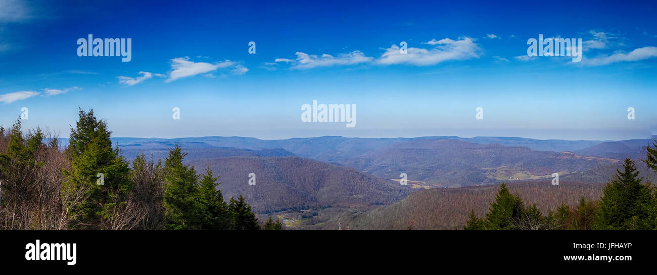 Il paesaggio intorno alla città di racchette da neve West Virginia Foto Stock