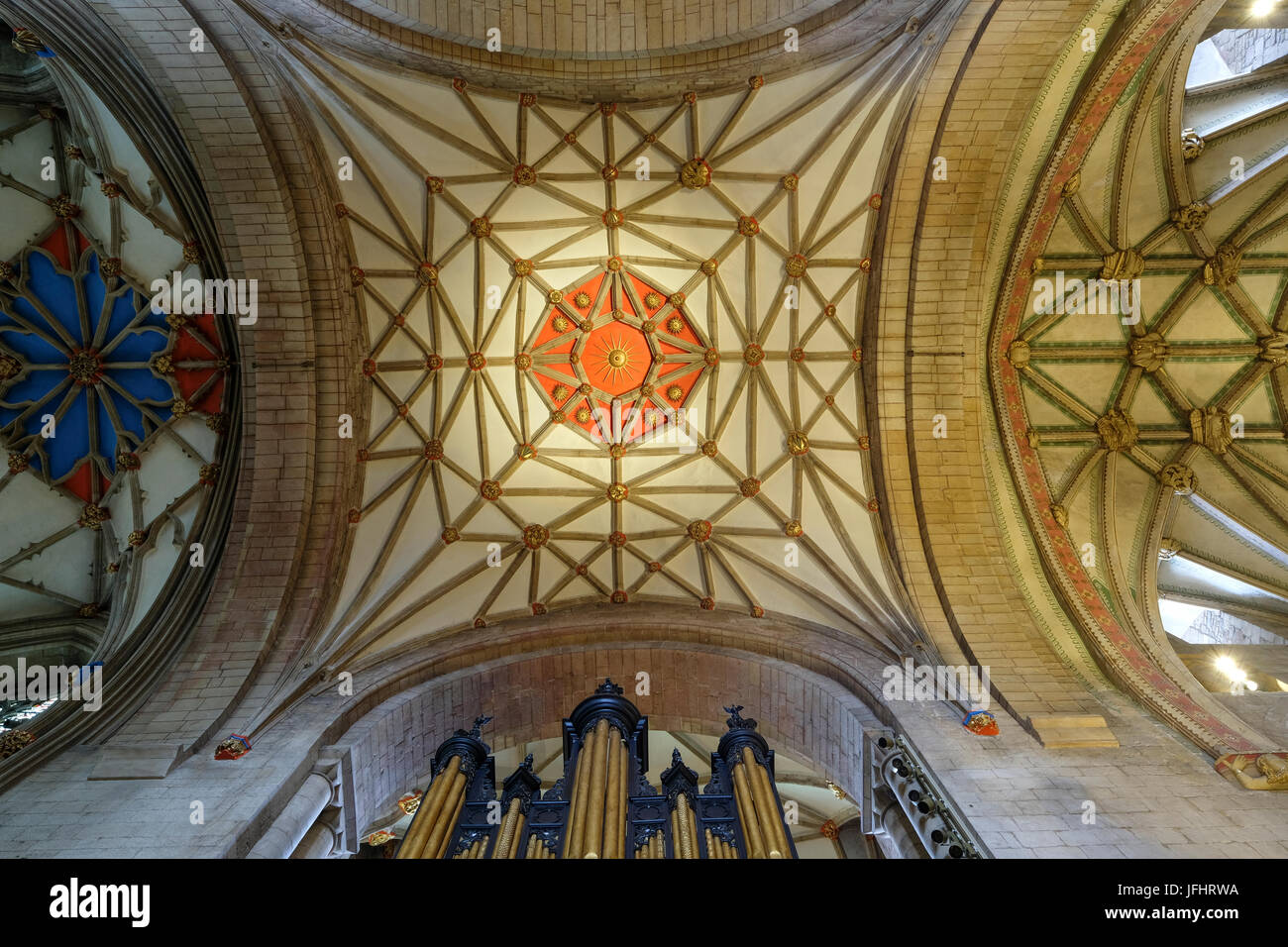 Tewkesbury Abbey interno che mostra i dettagli del soffitto Foto Stock