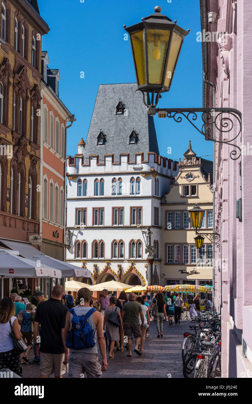 L'Europa, della Germania e della Renania Palatinato, della Mosella, la valle della Mosella, Trier, Stockplatz (quadrato), scene di strada Foto Stock