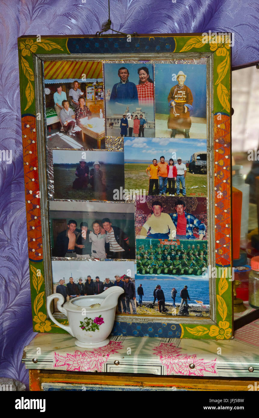 In Mongolia e in Asia centrale, bike tour Tamir - Tsetserleg, fase 5, nomade, yurt, all'interno, foto Foto Stock