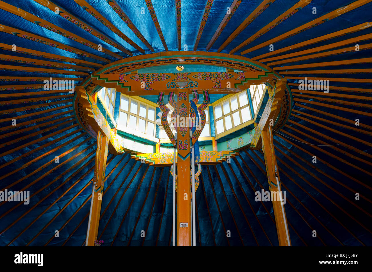 In Mongolia e in Asia centrale, yurt camp a Tsenkher, vista interna di una yurt Foto Stock