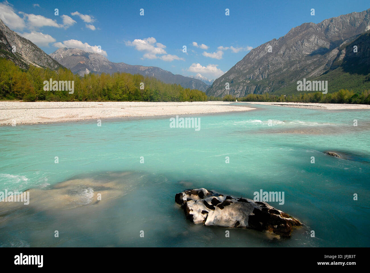 Il Tagliamento è un fiume nel nord-est d'Italia, il fiume sorge nelle Alpi e scorre vicino a Venezia nell'Adria, Foto Stock