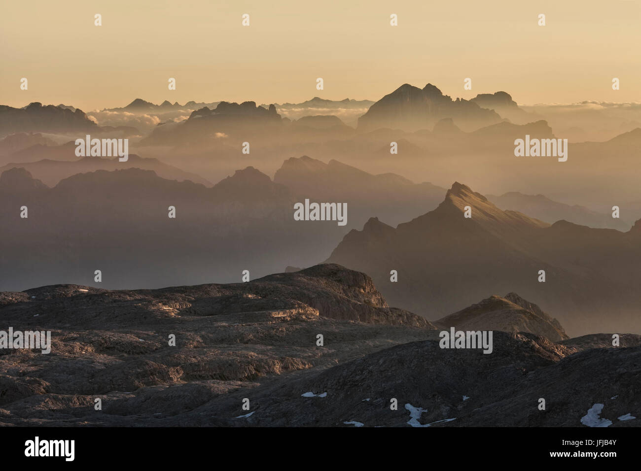 L'Europa, Italia, Trentino, Sunrise sull'altopiano delle Pale di San Martino (Pala gruppo), Dolomiti Foto Stock