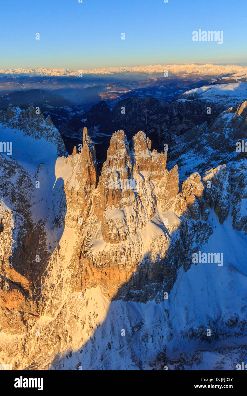 Vista aerea del Catinaccio e Torri di Vajolet al tramonto, dello Sciliar Parco naturale Dolomiti Trentino Alto Adige Italia Europa Foto Stock