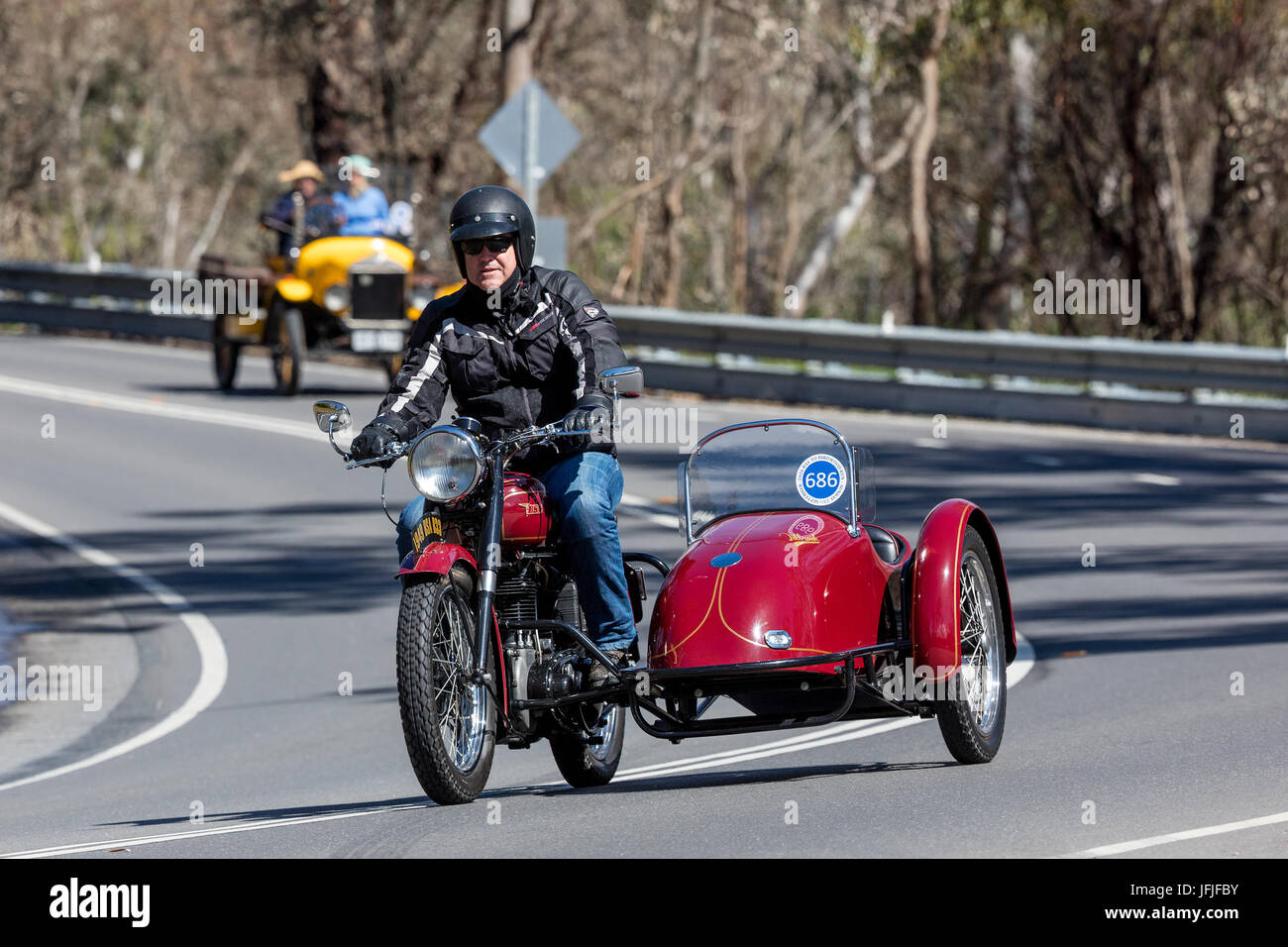 L'annata 1949 BSA B33 motociclo con sidecar su strade di campagna vicino alla città di Birdwood, Sud Australia. Foto Stock