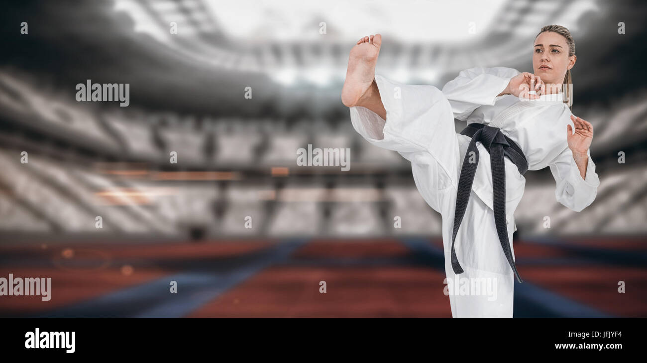 Immagine composita di atleta femminile a praticare Judo Foto Stock