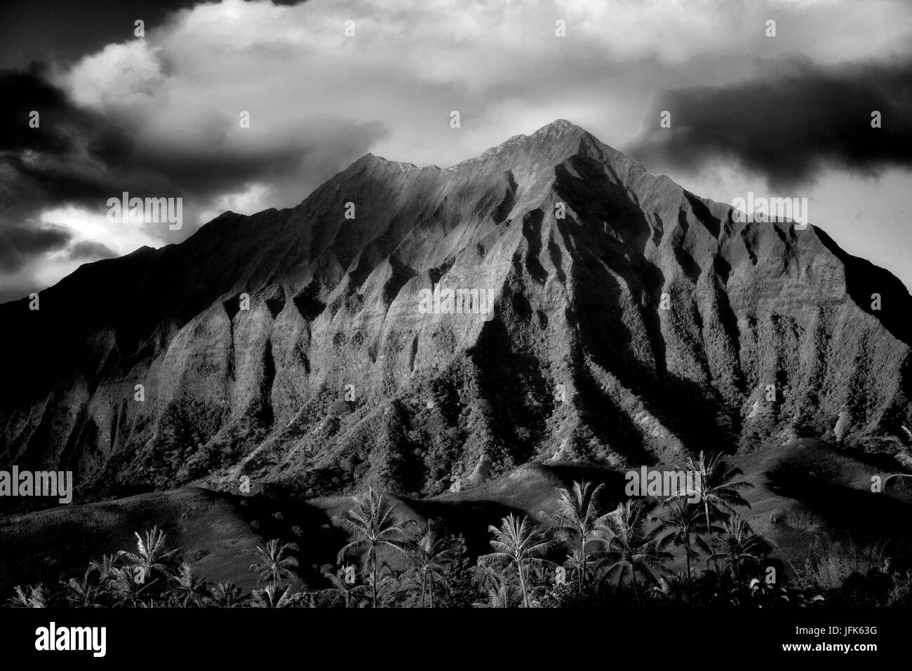 Montagne come visto da Kailua Beach Park, Oahu, Hawaii Foto Stock