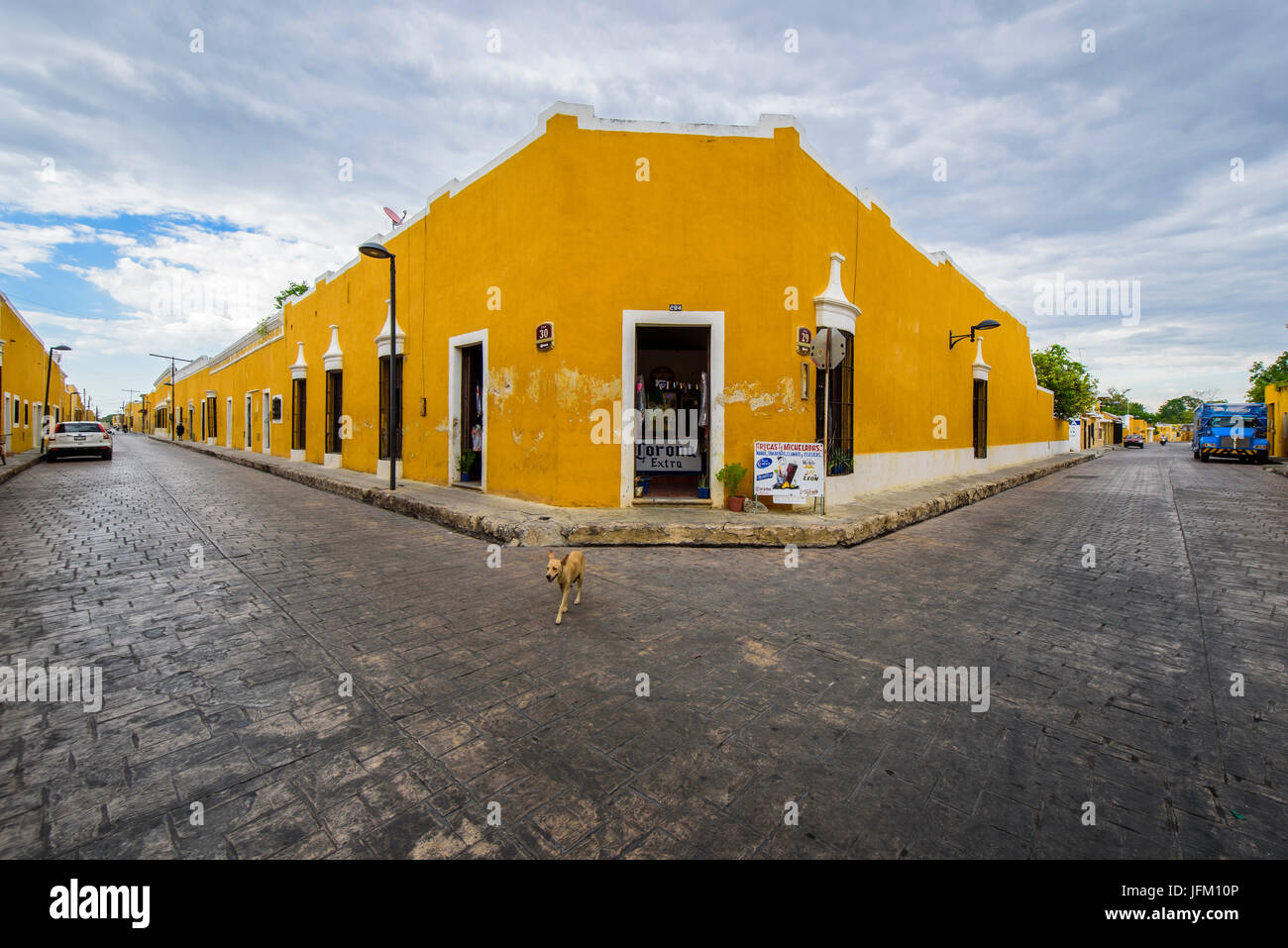 Strada di Izamal, Yucatan, Messico Foto Stock