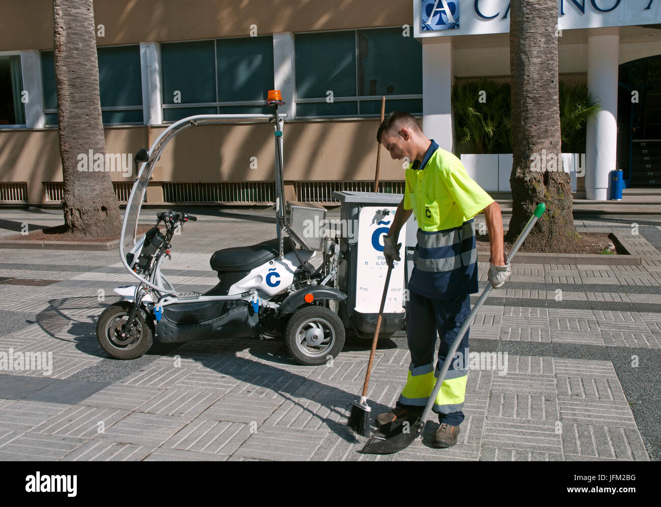 Pubblico Servizio di pulizia, La Coruna, regione della Galizia, Spagna, Europa Foto Stock