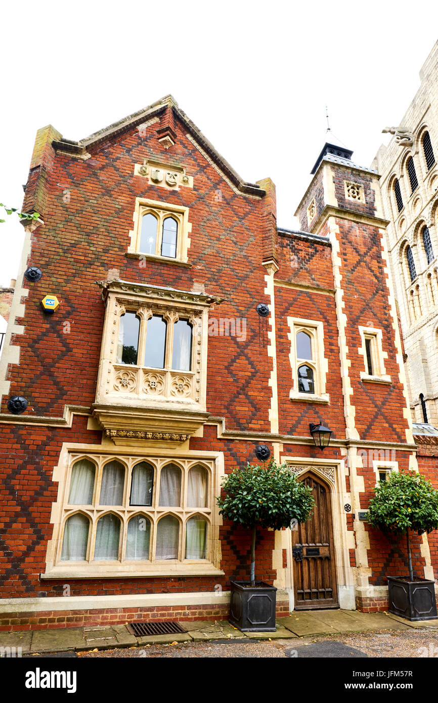 Edificio conosciuto localmente come la Banca Penny costruito nel 1846 dai fiduciari per la Cassa di Risparmio di Bury St Edmunds, Suffolk, Regno Unito Foto Stock