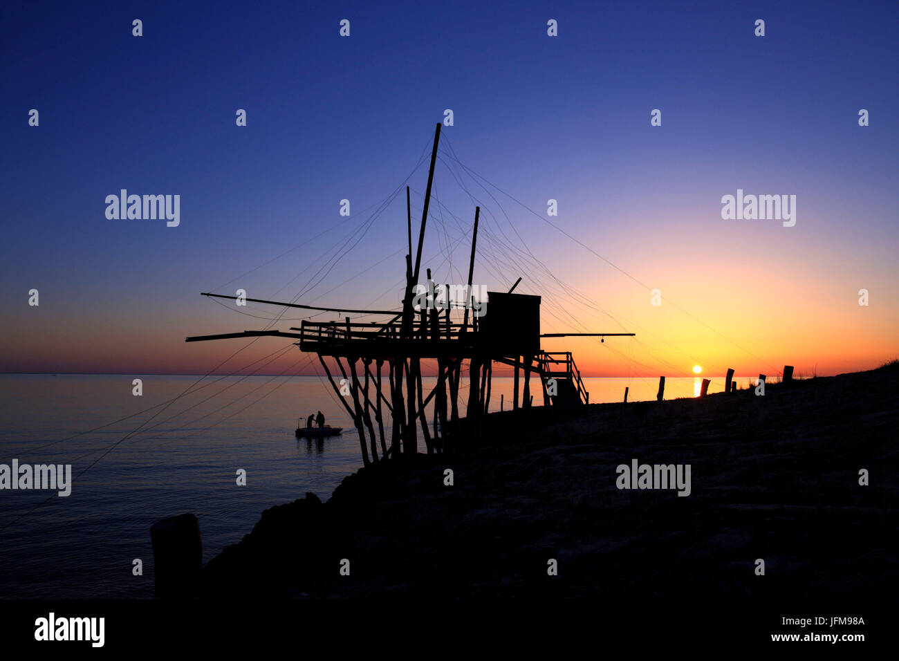 Il trabucco,,,, situato nel villaggio di Vieste, Foggia distretto, Gargano in Puglia, Italia Foto Stock