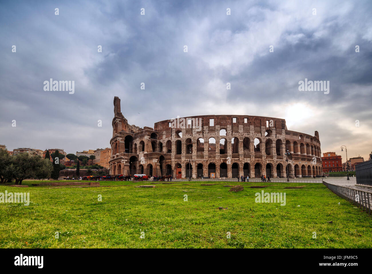 Il Colosseo conosciuto anche come Anfiteatro Flavio utilizzati per concorsi di gladiatori e spettacoli pubblici Roma Lazio Italia Europa Foto Stock