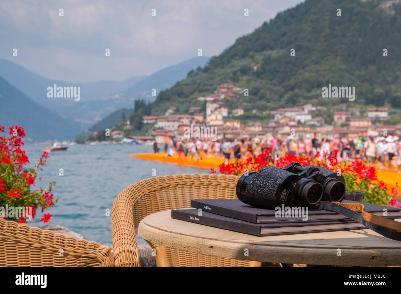 I pontili galleggianti nel Lago d'Iseo - Italia, Europa Foto Stock