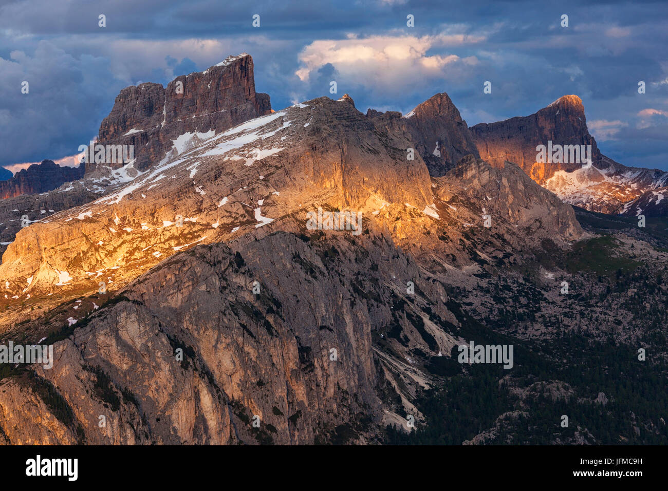Il gruppo Nuvolao da Setsass, Ampezzo Dolomiti, Cortina d'Ampezzo, Belluno, Veneto, Italia, Foto Stock