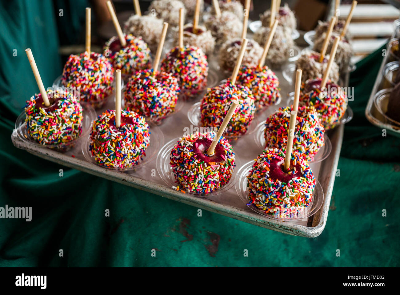 Stati Uniti d'America, New Hampshire, Hampton Beach, Hampton Beach Festival di frutti di mare, mele candite Foto Stock