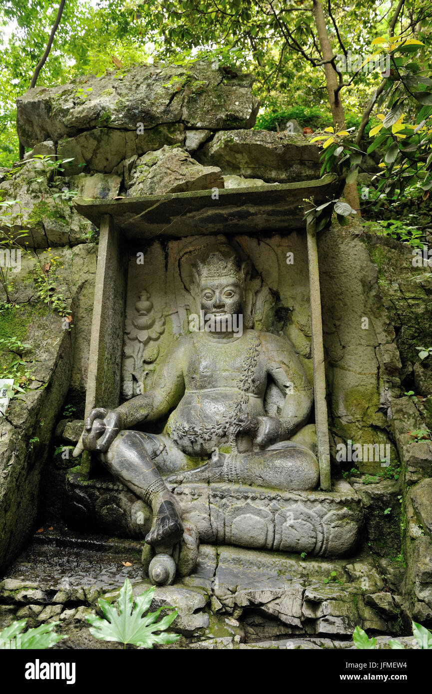 La Cina, nella provincia di Zhejiang, Hangzhou, patrimonio mondiale dell'UNESCO, il parco Feilaifeng grotte accanto al Tempio Lingyin, scultura di Buddha Foto Stock