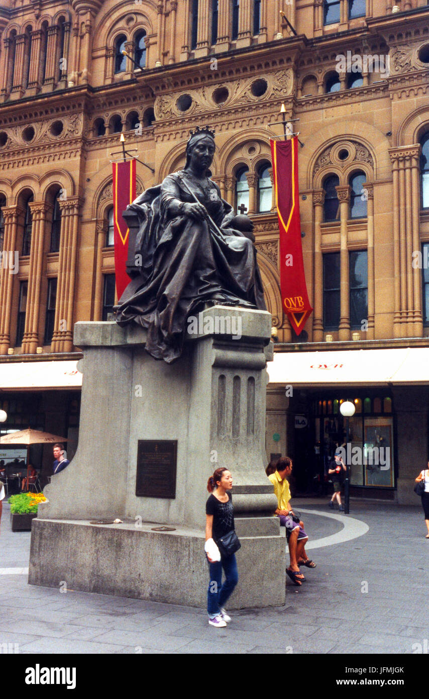 La regina Victoria Statua di George Street 2004 Sydney Australia Foto Stock