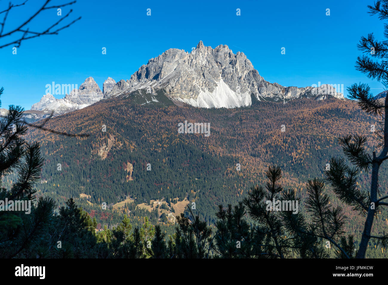 Il gruppo dei Cadini visto dal Gruppo del Sorapiss, Dolomiti, Veneto, il comune di Cortina d'Ampezzo, Italia, Europa. Foto Stock