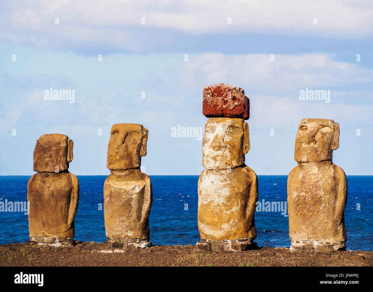 Moais in Ahu Tongariki, Parco Nazionale di Rapa Nui, Isola di Pasqua, Cile Foto Stock