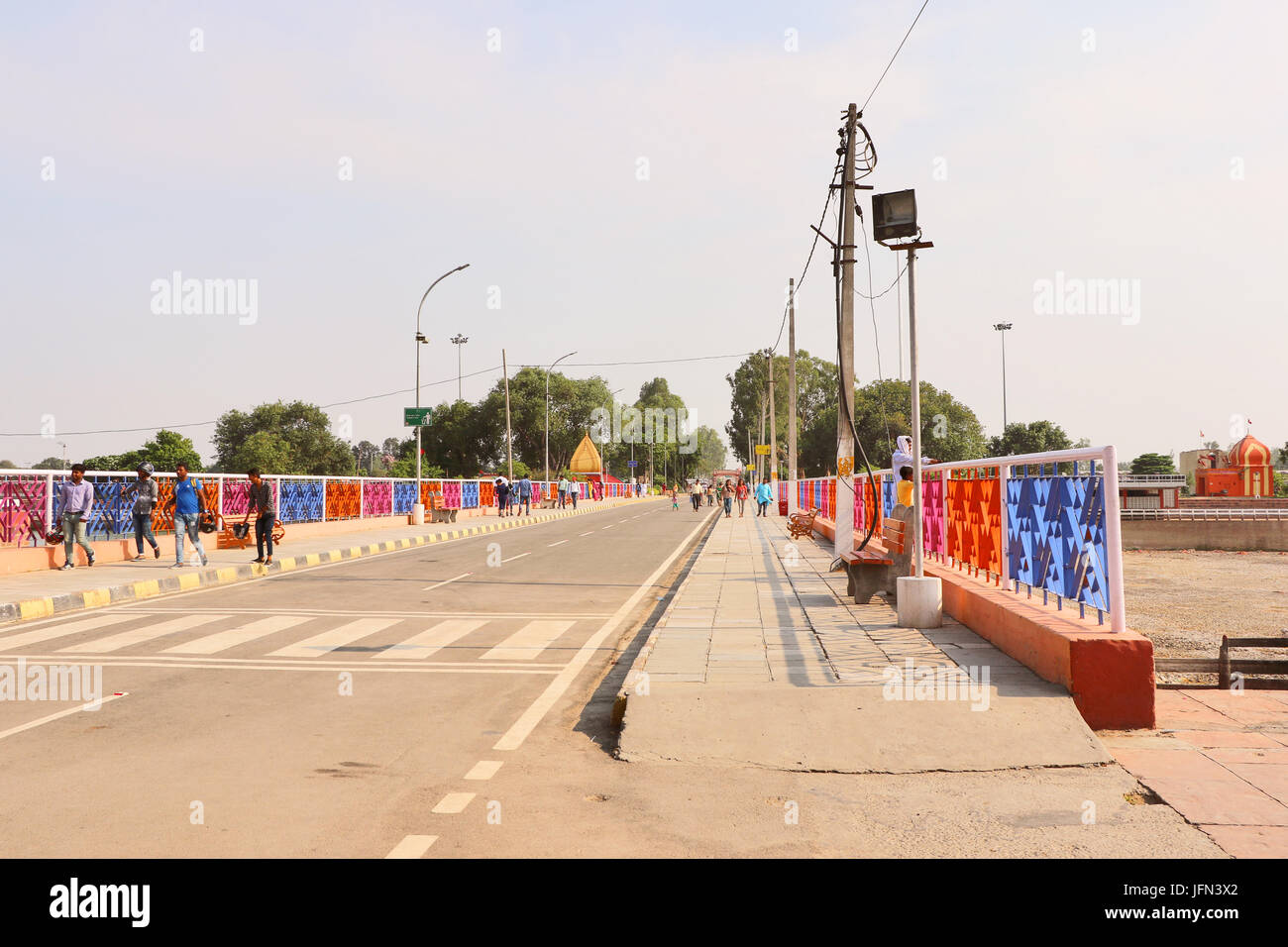 Kurukshetra e brahma sarovar sono la maggior parte dei religiosi e un luogo popolare per i pellegrini indù. Secondo i miti signore brahma stesso creato la terra santa Foto Stock