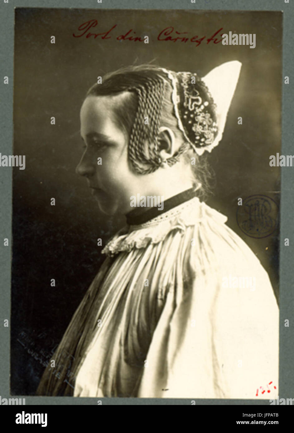 Adler - Costum feminin Cărneşti din Foto Stock