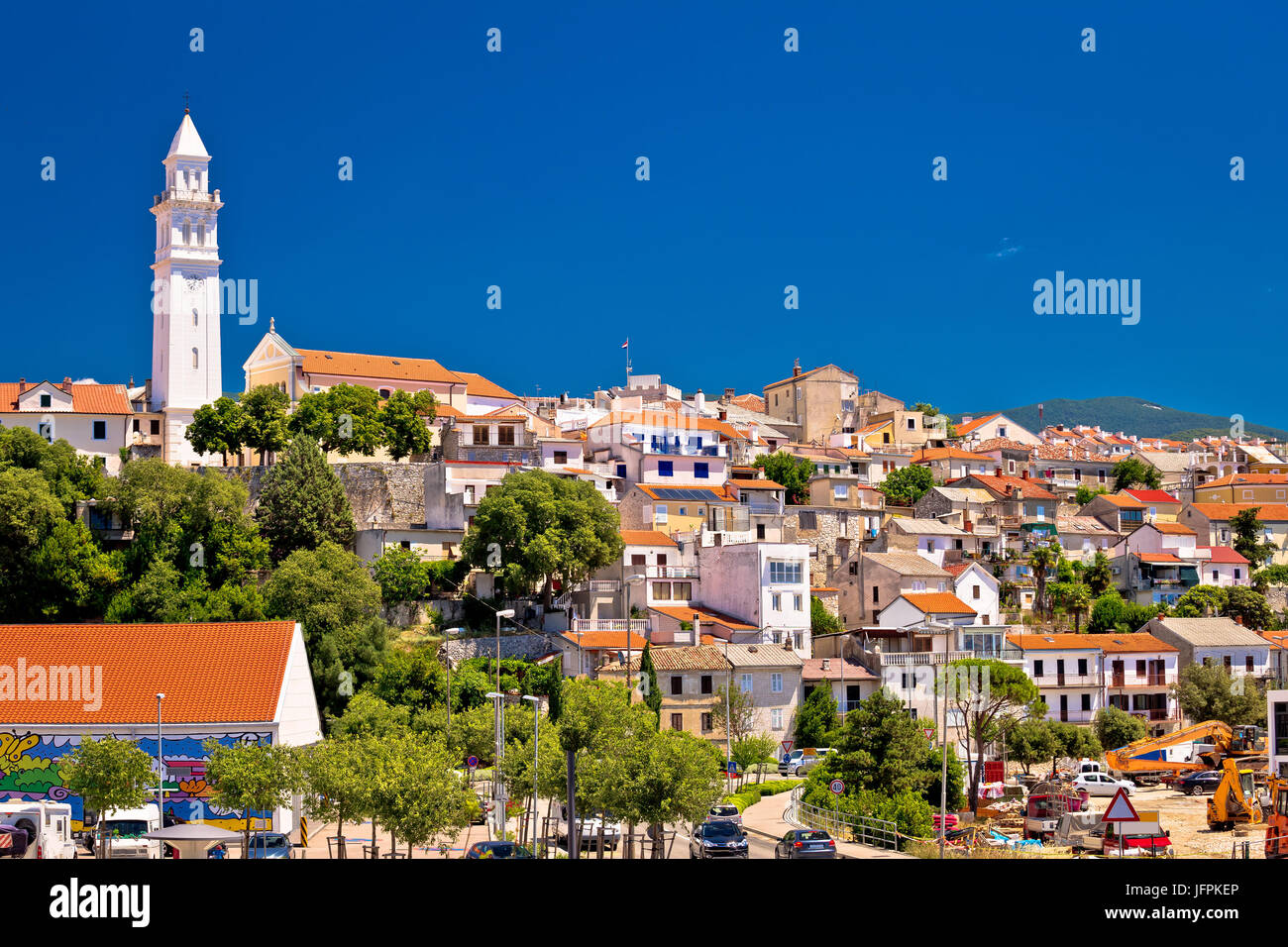Città di Novi Vinodolski vista sullo skyline, baia di Kvarner in Croazia Foto Stock