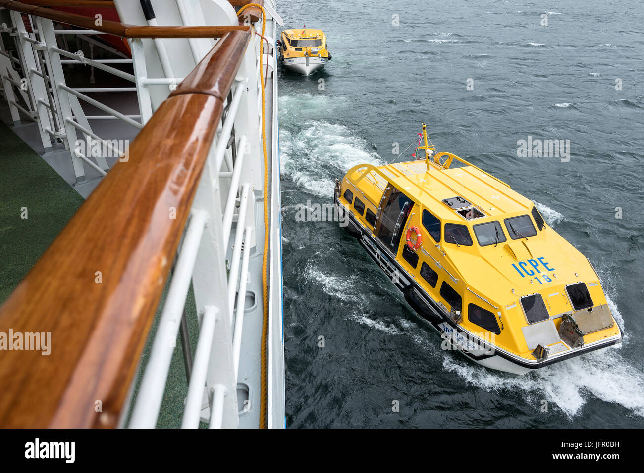 La nave di crociera AIDAsol in gara il Geirangerfjord, Norvegia Foto Stock