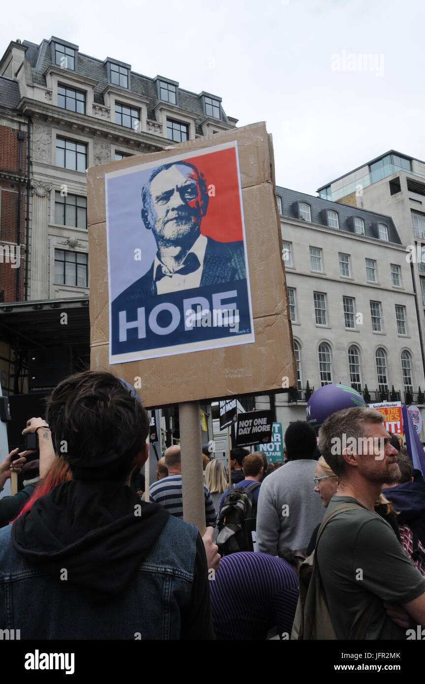 John McDonnell's Anti-Tory marzo a Londra. Foto Stock