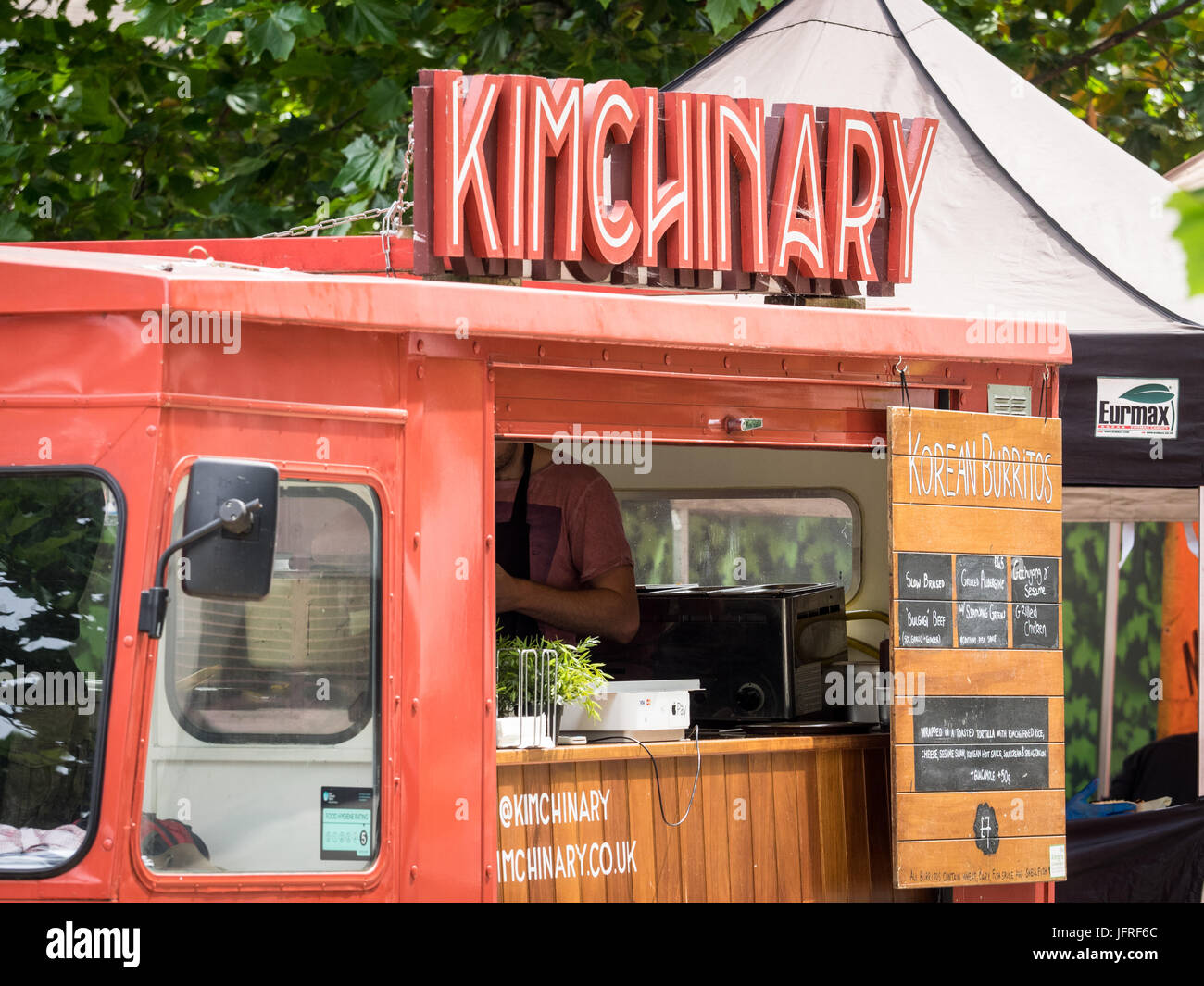 Il coreano Street Food Kimchinary Vendor furgone a frenare street market alimentare nei pressi di Granaio Square, Kings Cross London REGNO UNITO Foto Stock