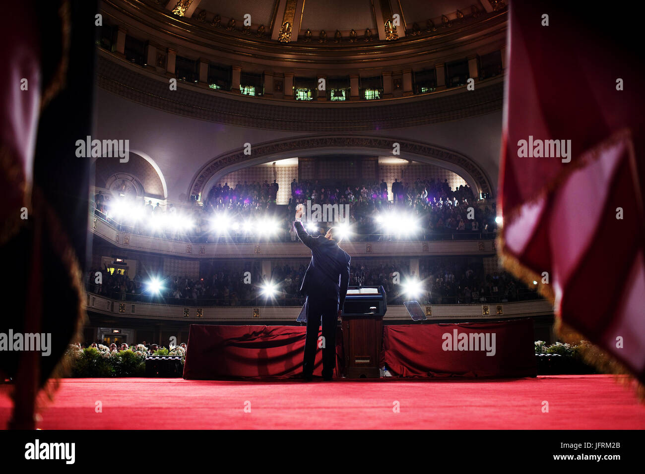 Il presidente Barack Obama parla dell università del Cairo a Il Cairo, giovedì 4 giugno, 2009. Nel suo discorso il Presidente Obama chiamato per un nuovo inizio tra gli Stati Uniti e i musulmani", dichiarando che "questo ciclo di sospetto e di discordia deve terminare". Gazzetta White House foto da Chuck Kennedy Foto Stock