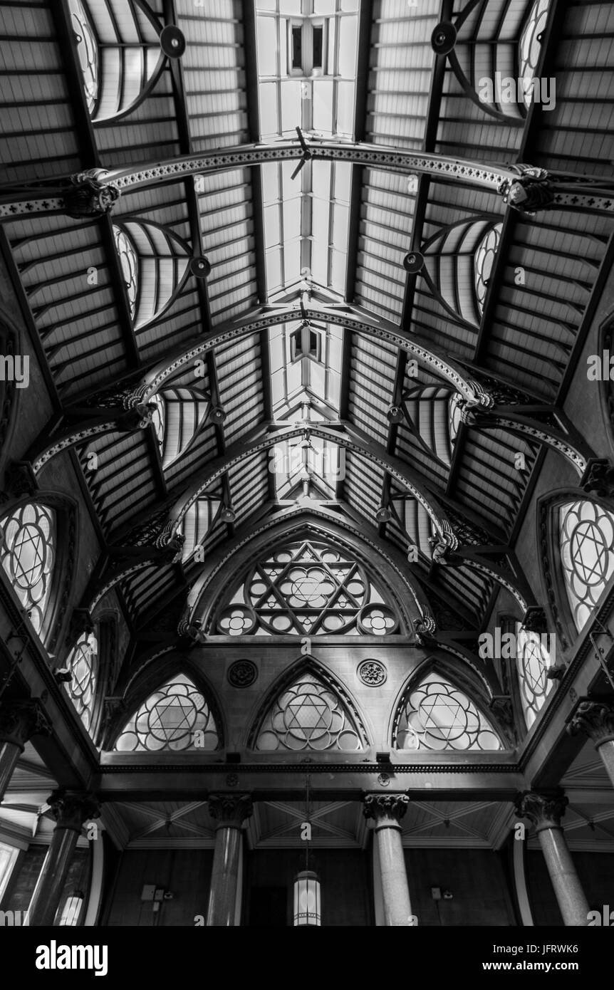 Il favolosamente ornato Wool Exchange edificio nel cuore di Bradford City Centre, West Yorkshire, Regno Unito, ora la casa di Waterstone's book shop. Foto Stock