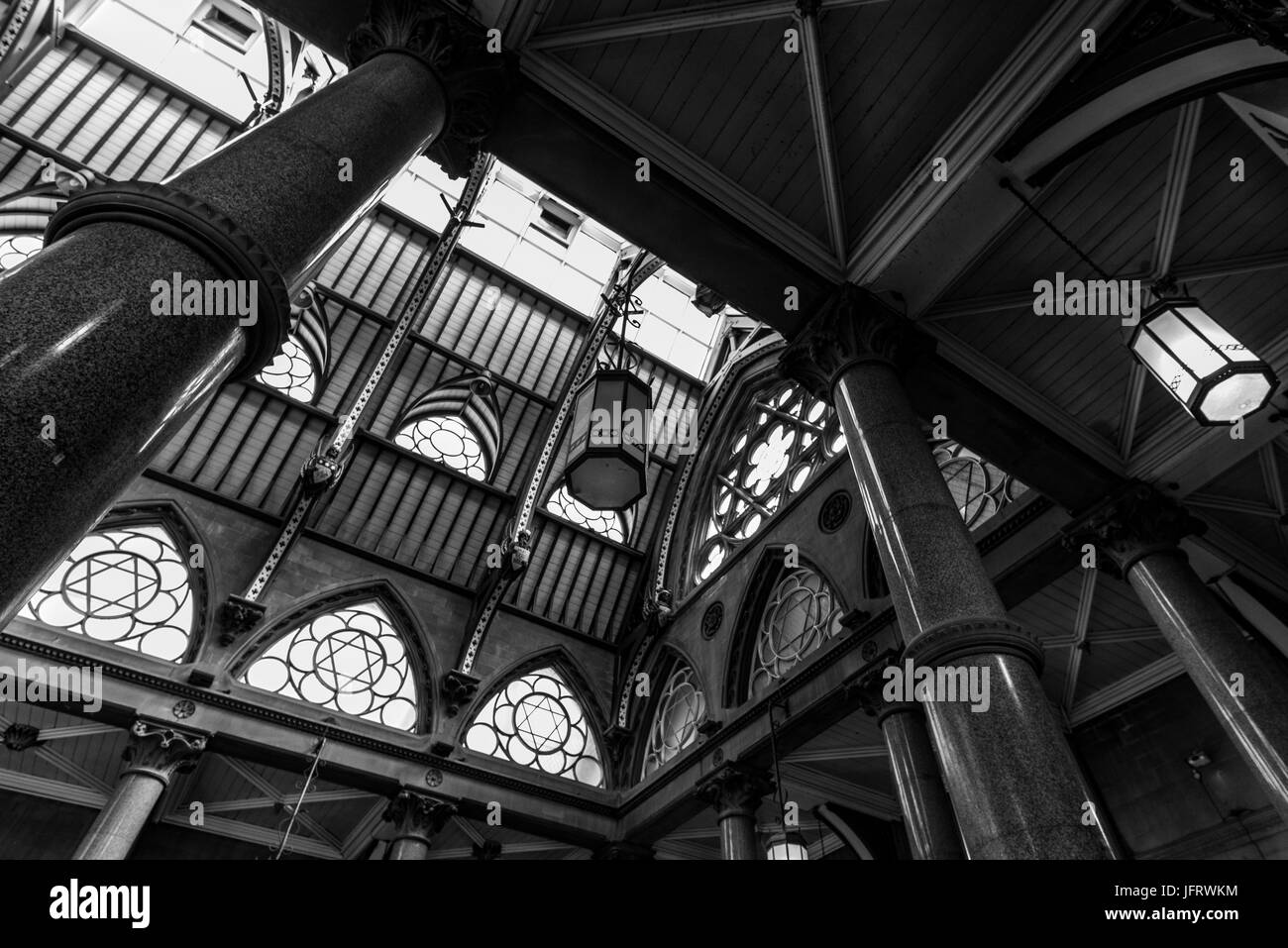 Il favolosamente ornato Wool Exchange edificio nel cuore di Bradford City Centre, West Yorkshire, Regno Unito, ora la casa di Waterstone's book shop. Foto Stock